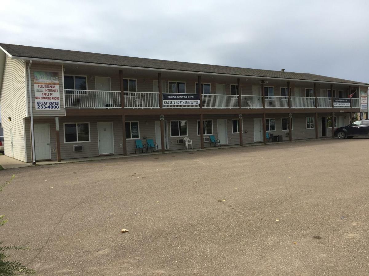 Kacee'S Northern Suites Fort Nelson Dış mekan fotoğraf