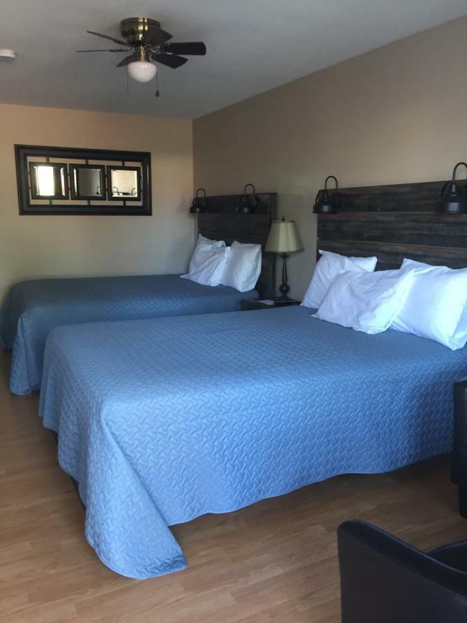 Kacee'S Northern Suites Fort Nelson Dış mekan fotoğraf
